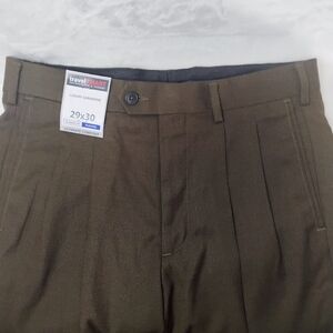 Roundtree & Yorke Travel Smart Brown Pants Men 29x30 Pleated Cuffed NEW NWT F